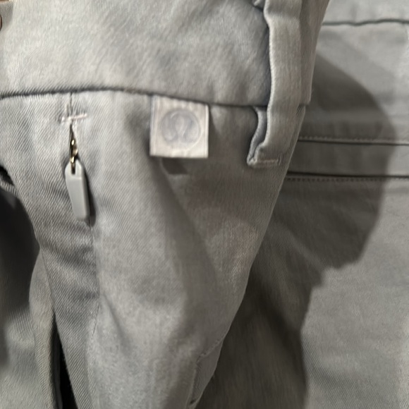 Lululemon Men’s shorts - Picture 4 of 8